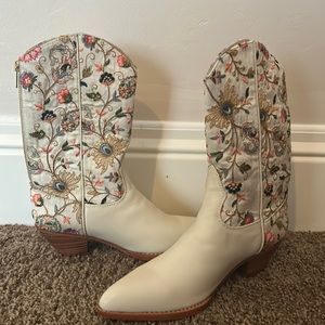 MOMO New York Embroidered Boots. Brand new! Size 36 (US 6)
